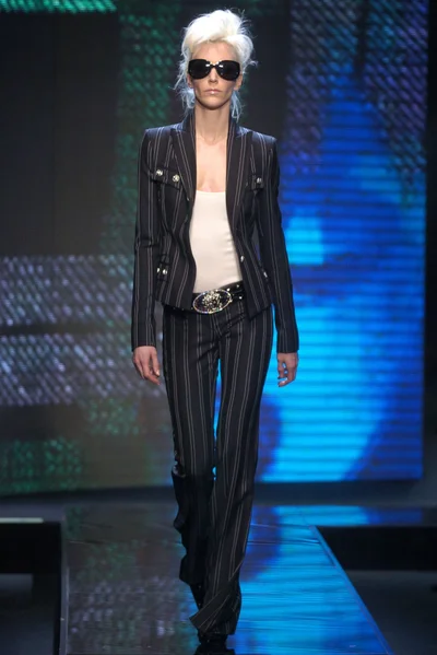 Look 15